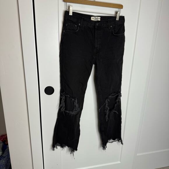 Free People Maggie Distressed Black Wash Denim Button Fly Crop Jeans Size 26 - Picture 2 of 7
